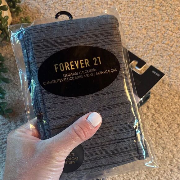 Loft and Forever 21 nylons and socks bundle - Picture 7 of 8